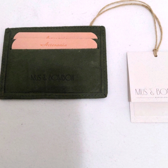Cardholder - Picture 2 of 5